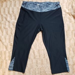 Xersion Athtletic Capri Leggings Yoga Pants 0175
